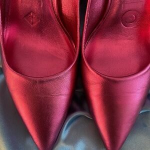 Antonio Melany high-eels